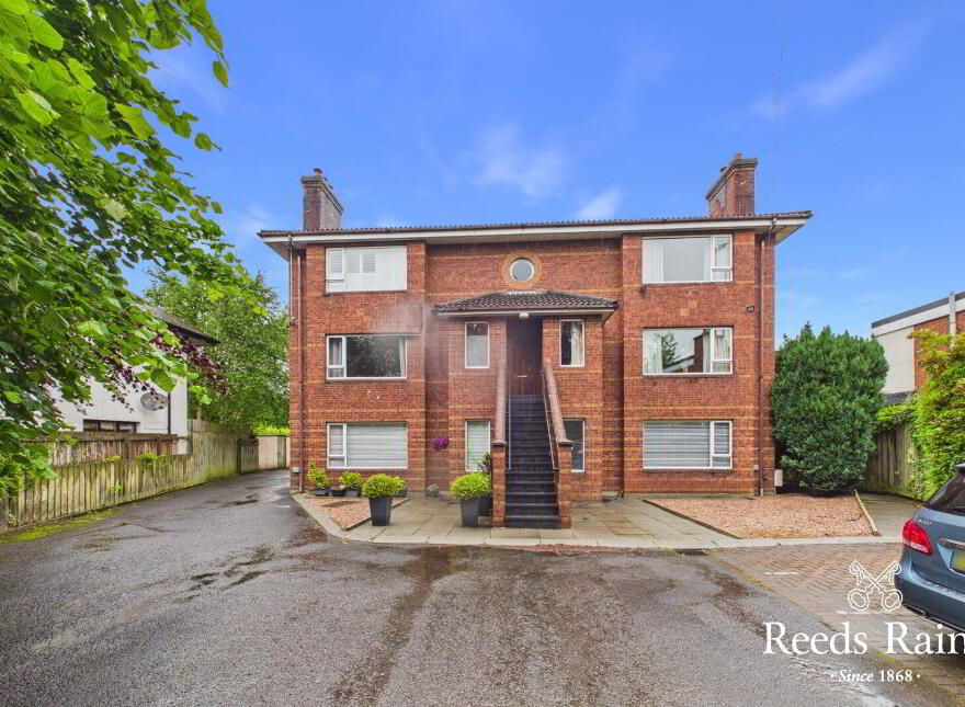 Flat 1, 64 Osborne Park, Malone, Belfast, BT9 6JP