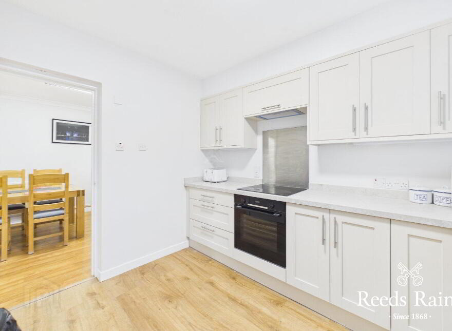 Flat 1, 64 Osborne Park, Malone, Belfast, BT9 6JP