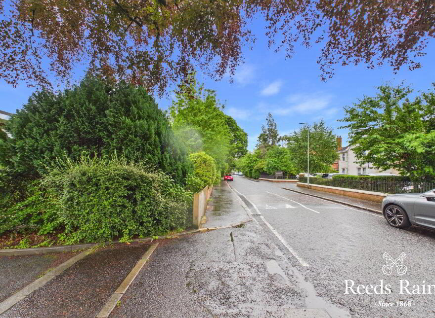 Flat 1, 64 Osborne Park, Malone, Belfast, BT9 6JP