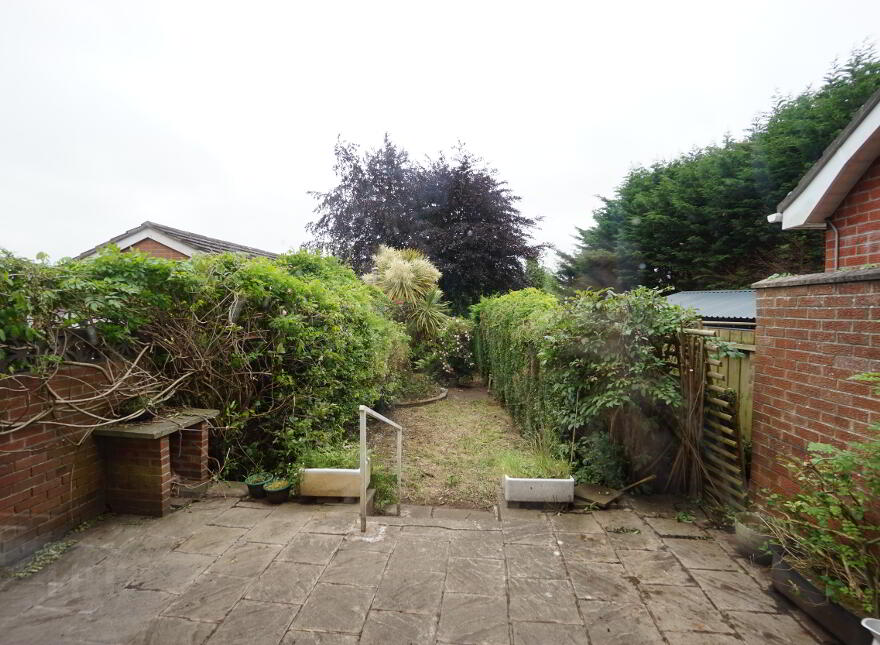 15 Beechfield Park, Lisburn, BT28 1JE