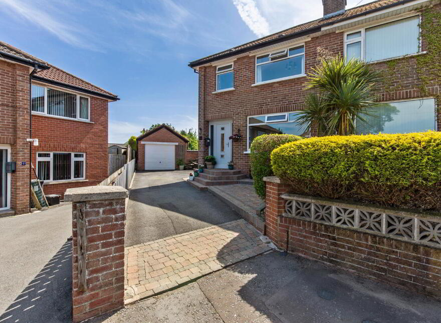 9 Wanstead Crescent, Dundonald, Belfast, BT16 2EN