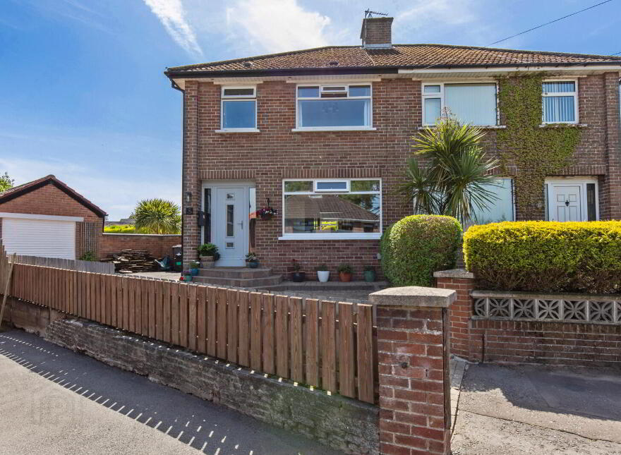 9 Wanstead Crescent, Dundonald, Belfast, BT16 2EN