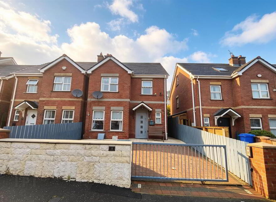 13 Wolfhill Manor, Belfast, BT14 8DE