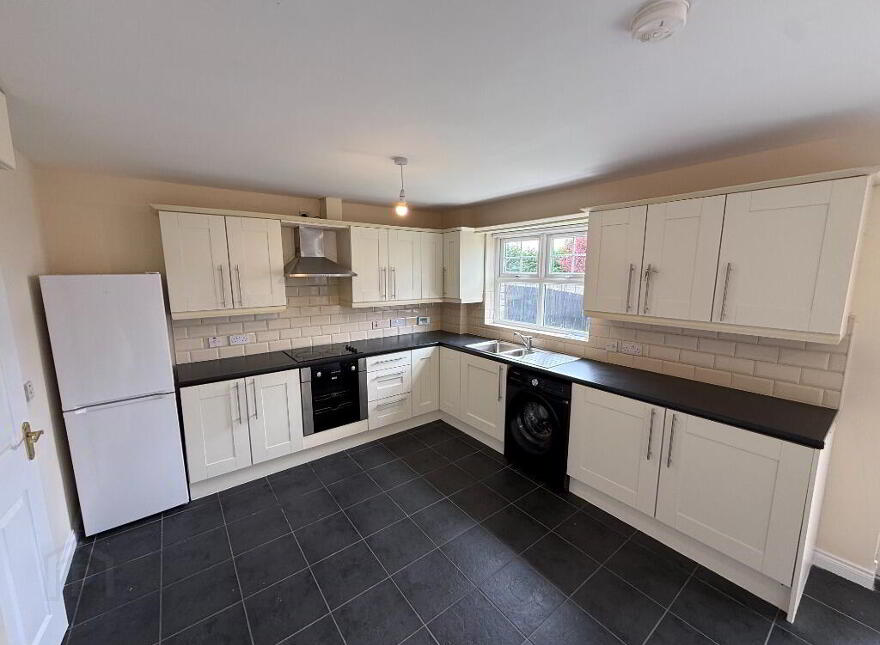 85 Carrigart Crescent, Lurgan, BT65 5EG