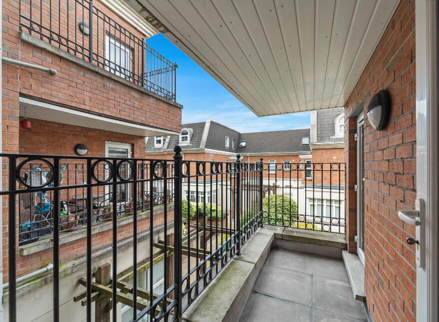 12 Ashley Courtyard, 1A Fane Street, Belfast, BT9 7JS