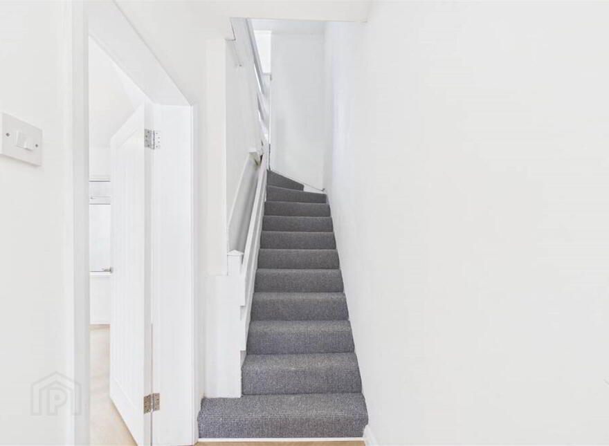 17 Hillview Avenue, Belfast, BT5 6JR