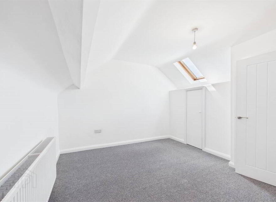 17 Hillview Avenue, Belfast, BT5 6JR