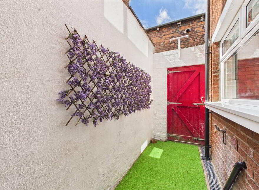 17 Hillview Avenue, Belfast, BT5 6JR