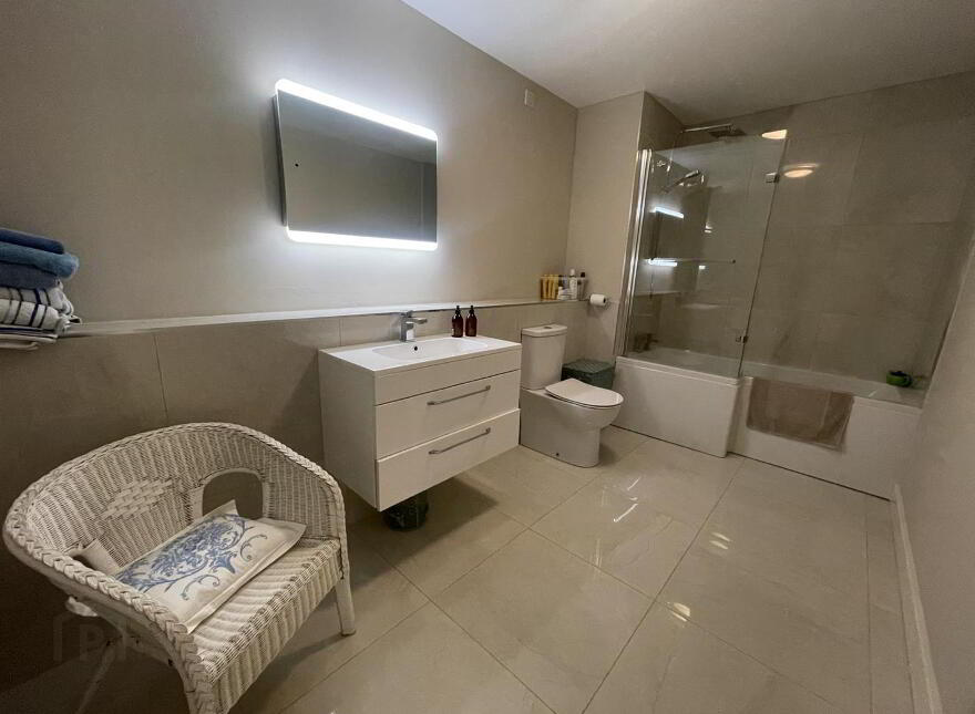 Apt 14, Danesfort, Belfast, BT9 5QL