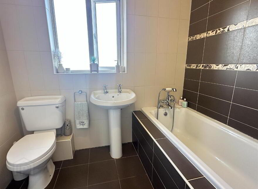 7 Castleglen Park, Dundrum, Newcastle, BT33 0WL