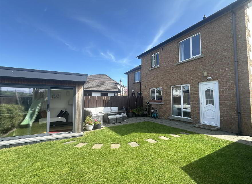 7 Castleglen Park, Dundrum, Newcastle, BT33 0WL