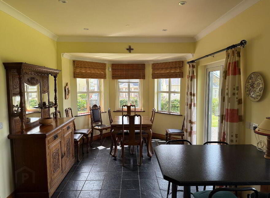 19 Ard Na Mara, Dingle, V92F578