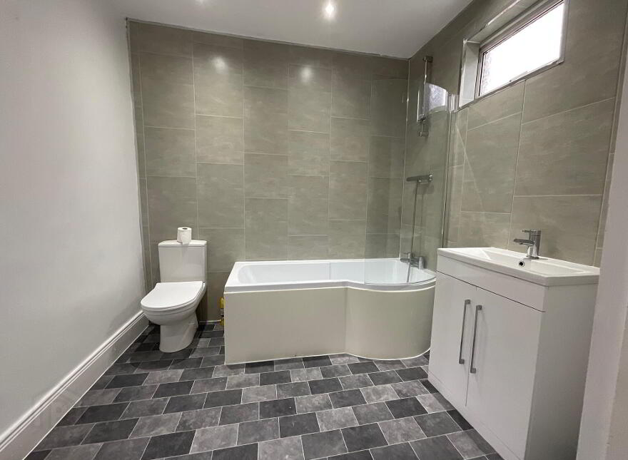31 Woodvale Road, Belfast, BT13 3BN