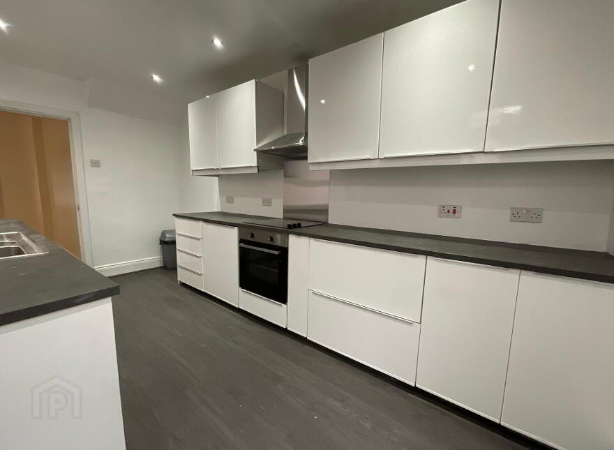 31 Woodvale Road, Belfast, BT13 3BN