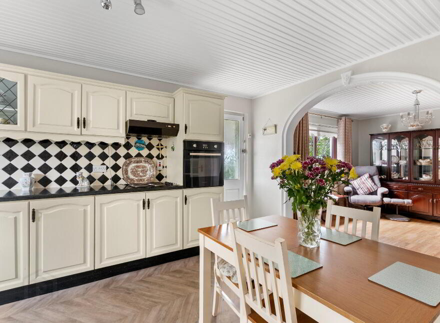 17 Oaklands Park, Letterkenny, F92DNE6