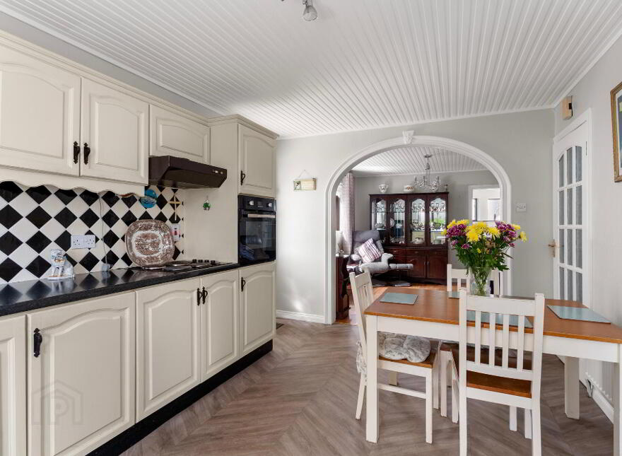 17 Oaklands Park, Letterkenny, F92DNE6