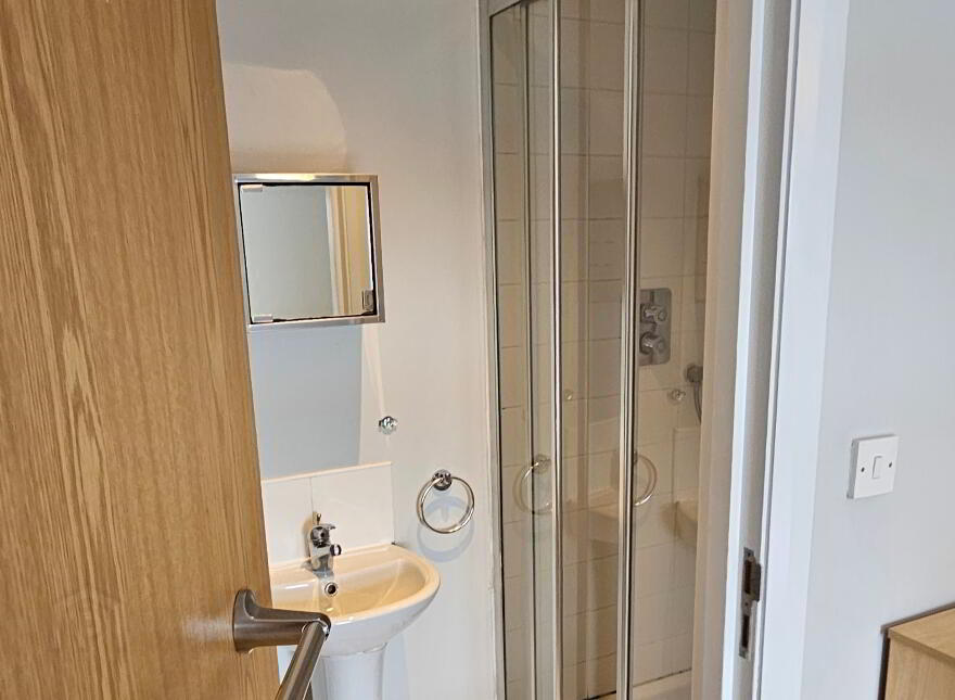 Unit 1, 1B Ravenscroft Avenue, Belfast, BT5 5BA