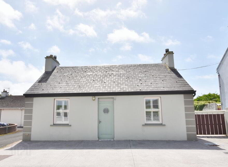 East, End, Ballybunion, V31NW13
