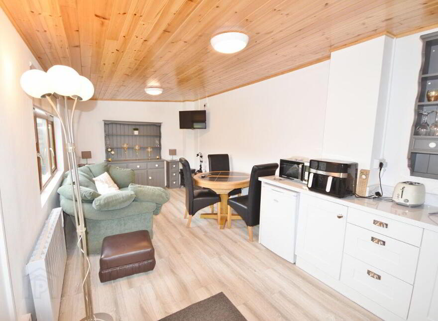 East, End, Ballybunion, V31NW13