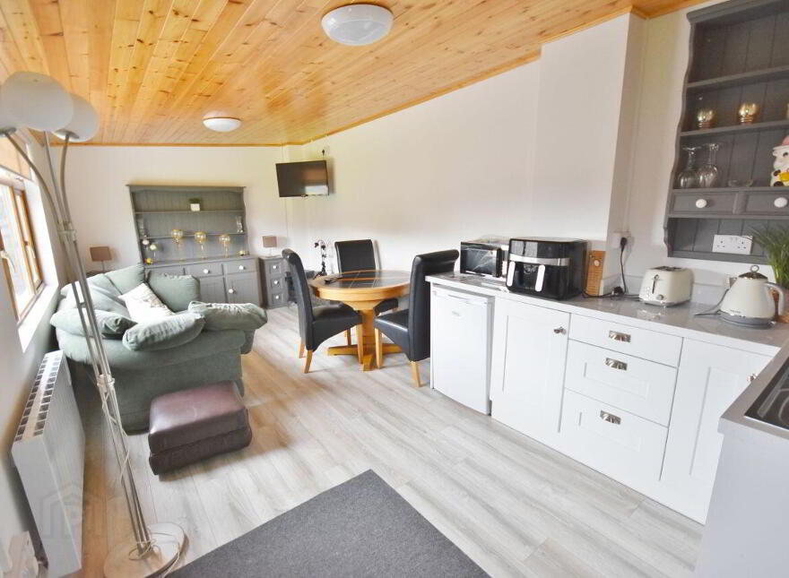 East, End, Ballybunion, V31NW13