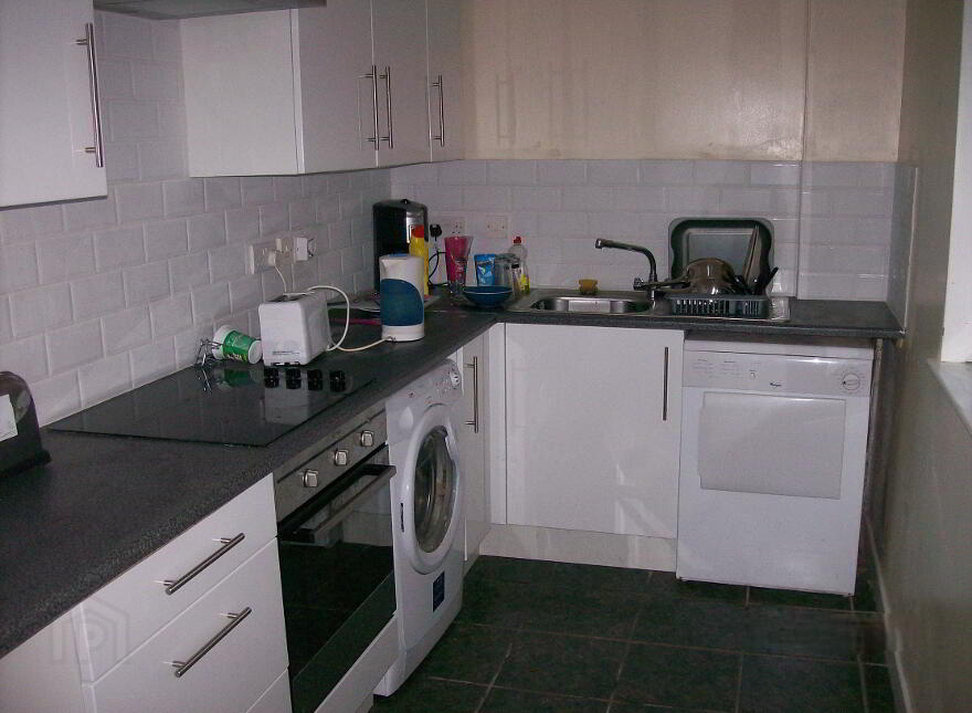193 Dunluve Avenue, Lisburn Road, Belfast, BT9 7AX