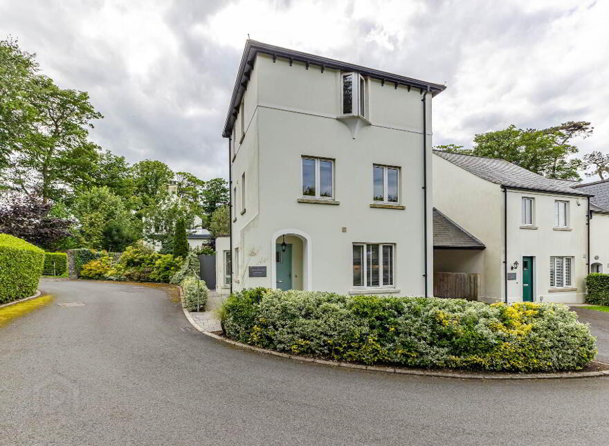 1 Ferry Quarter Gardens, Strangford, BT30 7GU photo