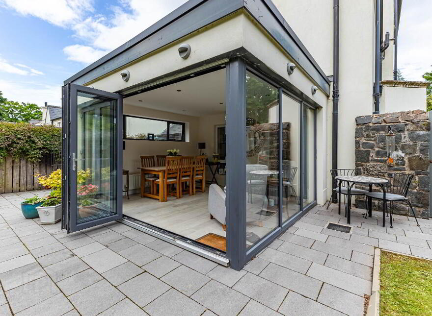 1 Ferry Quarter Gardens, Strangford, BT30 7GU