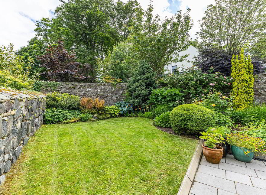 1 Ferry Quarter Gardens, Strangford, BT30 7GU