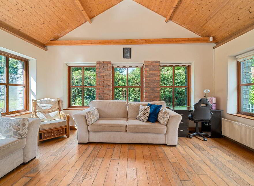 Kiseeti, Ballea Hill, Carrigaline, P43CN19