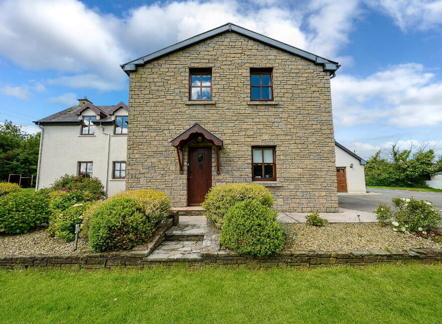 Kiseeti, Ballea Hill, Carrigaline, P43CN19