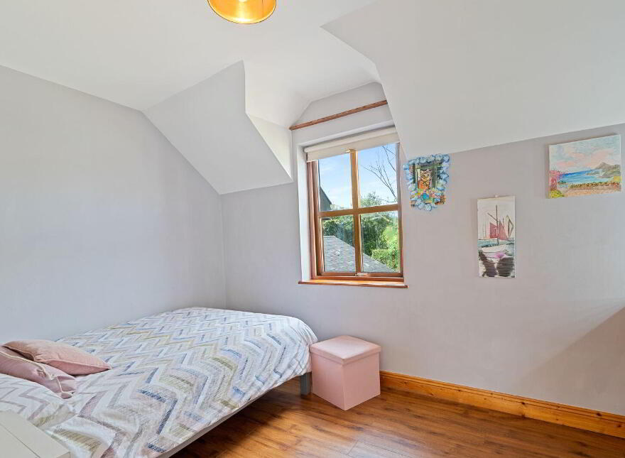 Kiseeti, Ballea Hill, Carrigaline, P43CN19