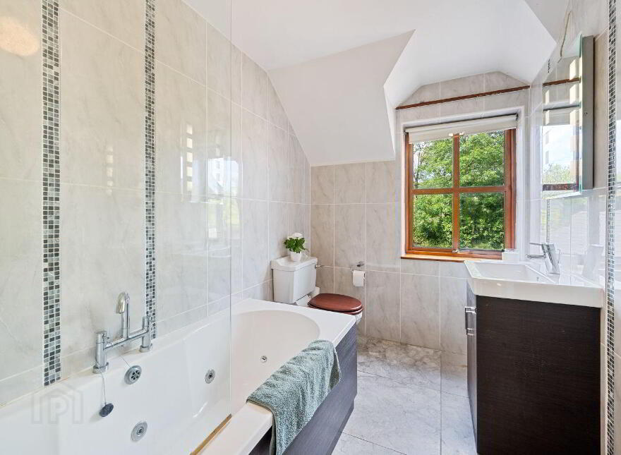 Kiseeti, Ballea Hill, Carrigaline, P43CN19
