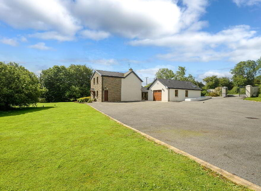 Kiseeti, Ballea Hill, Carrigaline, P43CN19