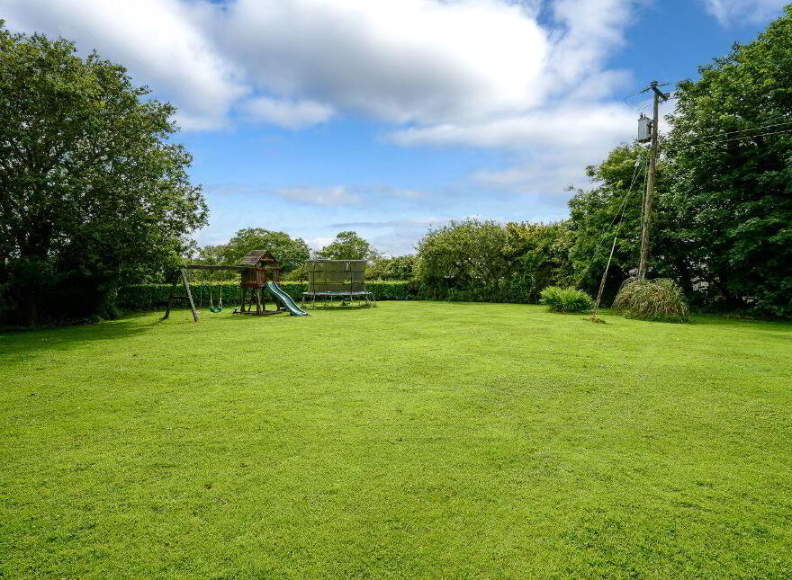 Kiseeti, Ballea Hill, Carrigaline, P43CN19