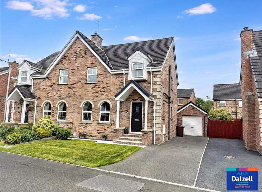 39 Hollyburn, Lisburn, BT28 2YL