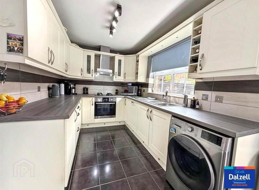 39 Hollyburn, Lisburn, BT28 2YL