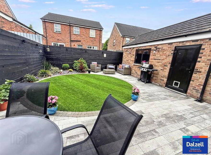 39 Hollyburn, Lisburn, BT28 2YL