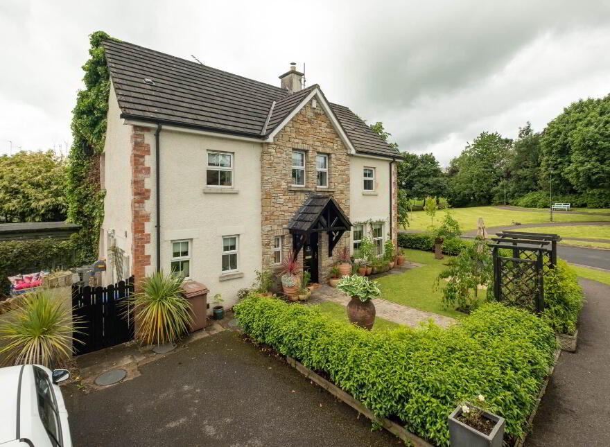 Ivy Cottage, 10 Silverhill Manor, Enniskillen, BT74 5JE