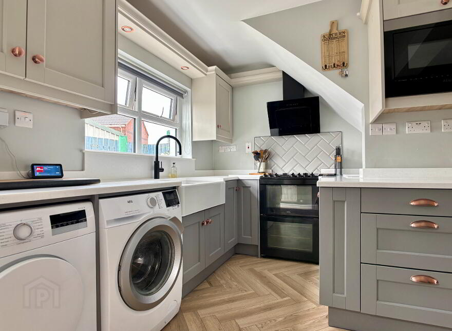 8 Wheatfield Drive, Lurgan, BT66 7BS
