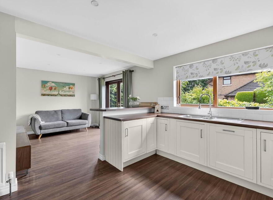 9 Laurel Grove, Lisburn, BT28 3EW