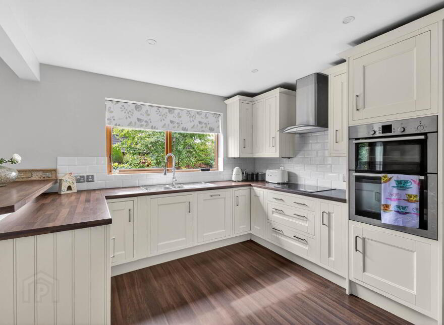 9 Laurel Grove, Lisburn, BT28 3EW