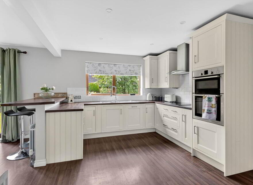 9 Laurel Grove, Lisburn, BT28 3EW