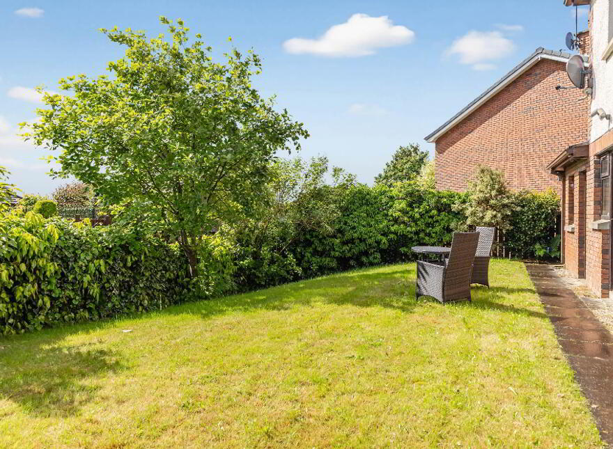 9 Laurel Grove, Lisburn, BT28 3EW