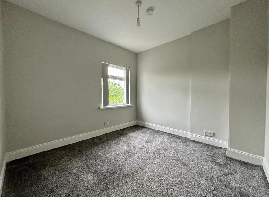 10 Ravenhill Crescent, Belfast, BT6 8JU