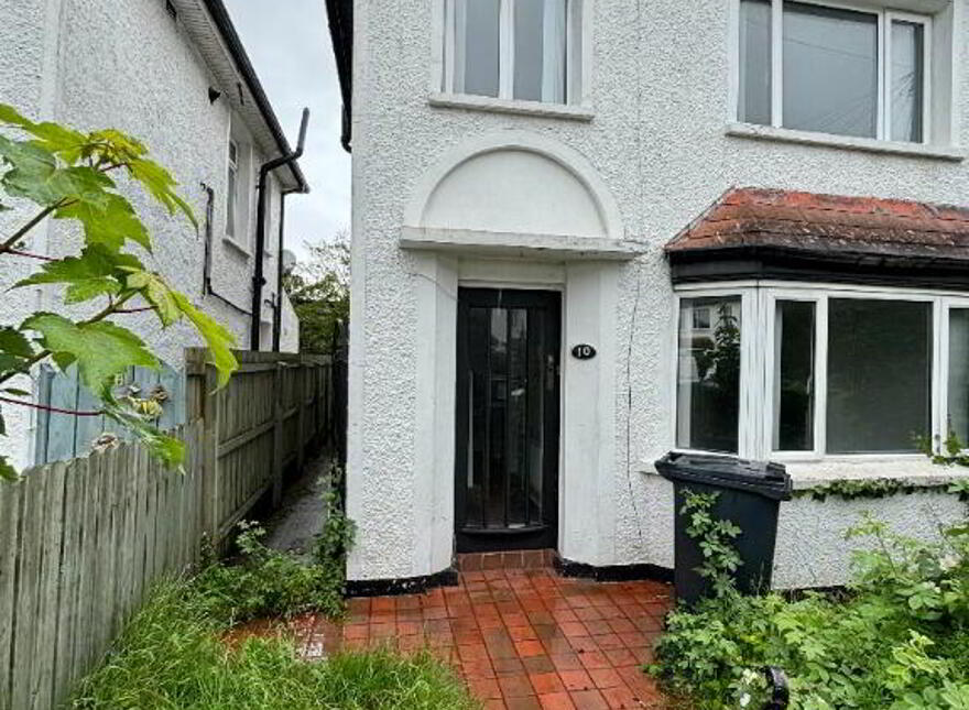 10 Ravenhill Crescent, Belfast, BT6 8JU