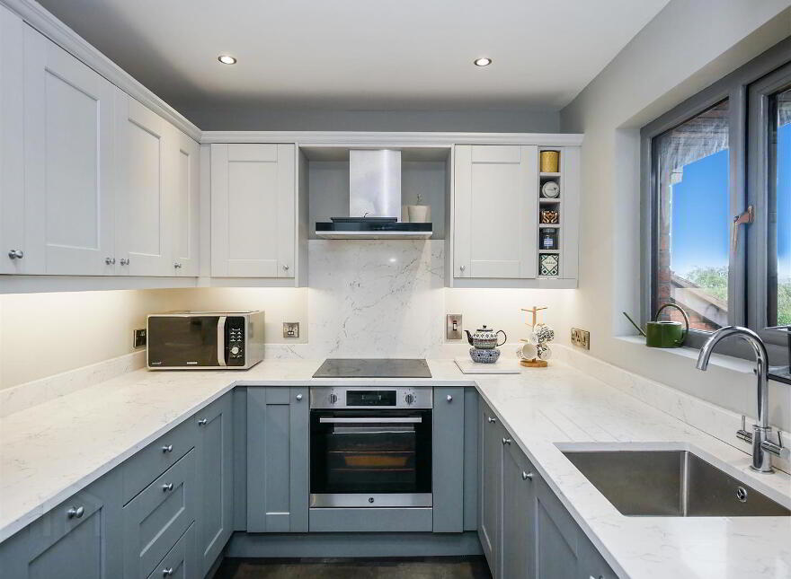 Apt 10, Drumkeen Court, Belfast, BT8 7TU