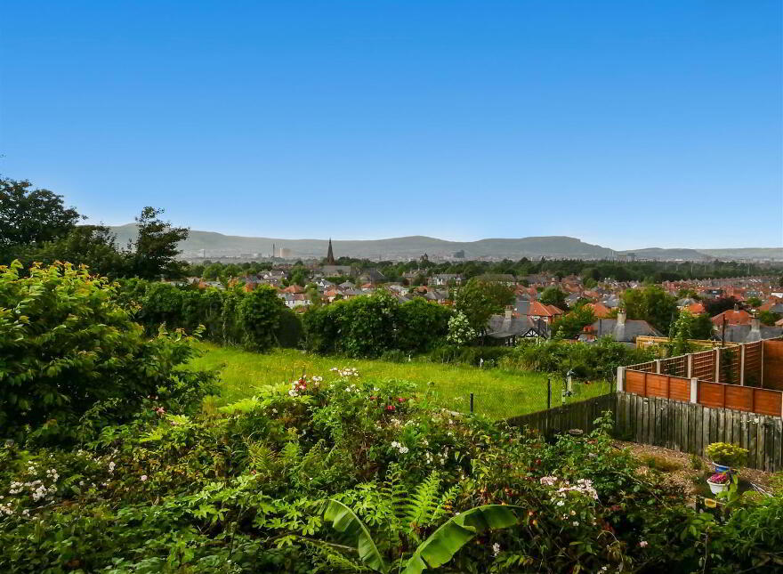 Apt 10, Drumkeen Court, Belfast, BT8 7TU