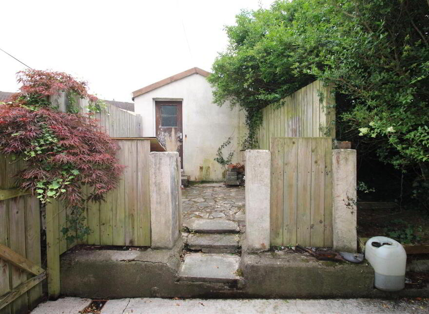 23 Hillsborough Old Road, Lisburn, BT27 5EW