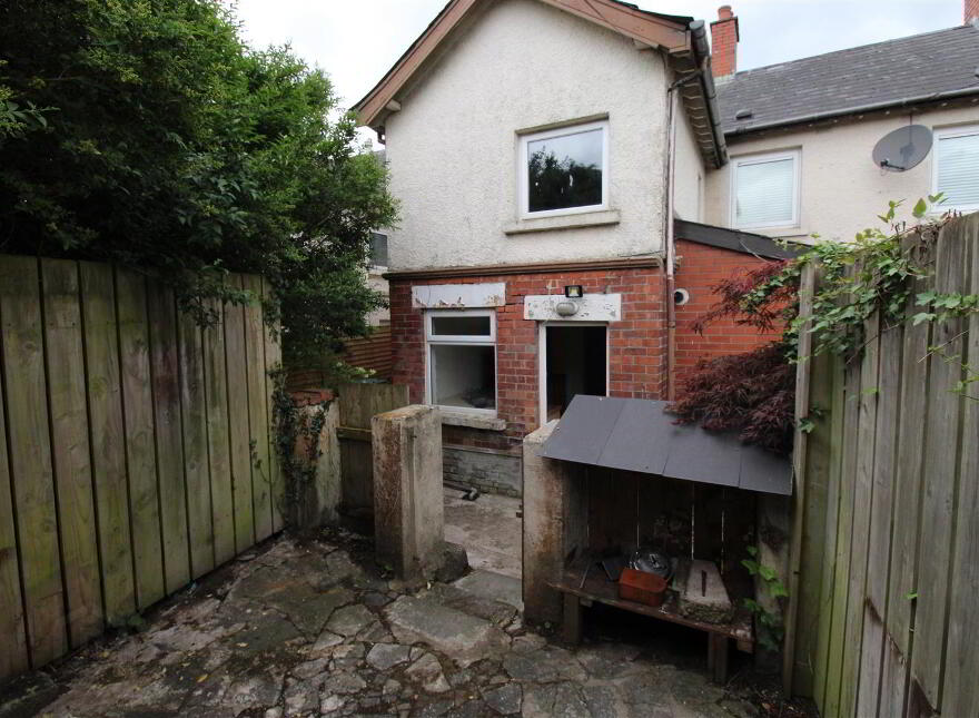 23 Hillsborough Old Road, Lisburn, BT27 5EW
