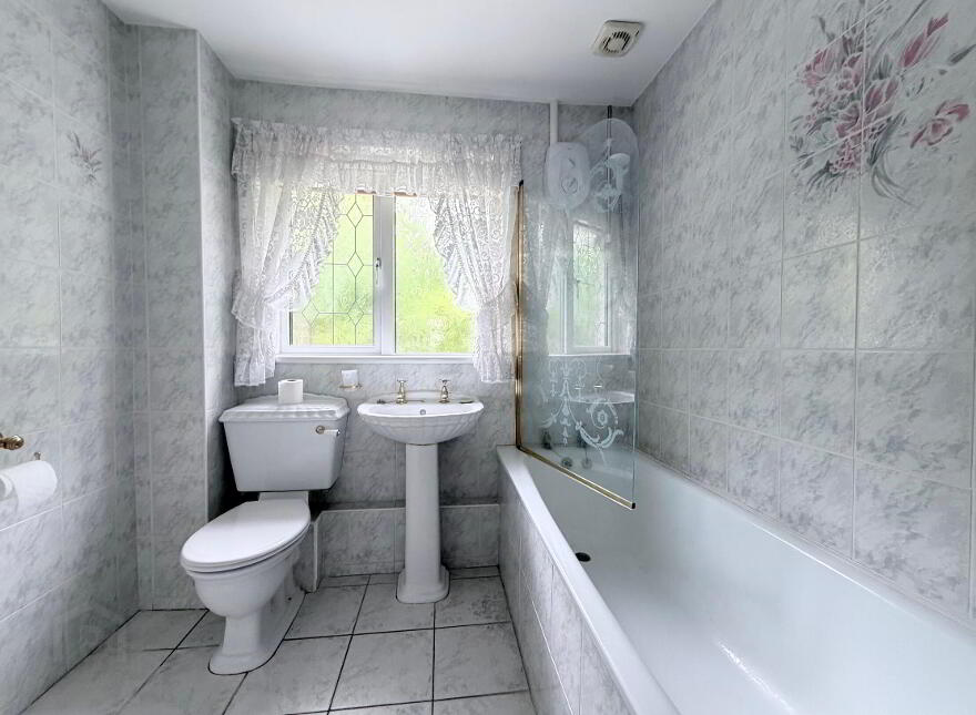 66 Iveagh Drive, Banbridge, BT32 3YE